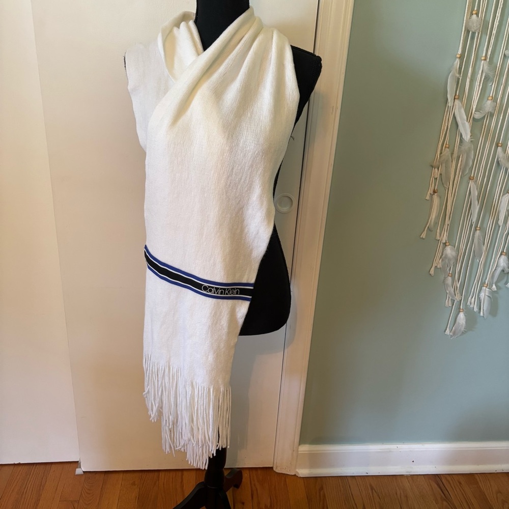 Elegant White Fringe Scarf by Calvin Klein